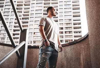 دانلود آهنگ اشوان غرق گریه اشوان غرق گریه