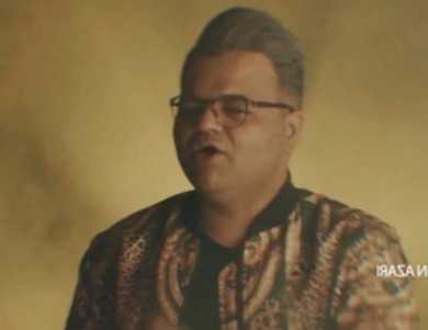 دانلود آهنگ افشین آذری عطر تنت افشین آذری عطر تنت