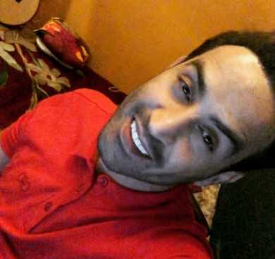 دانلود آهنگ احمد سلو یه دل دارم که ناقابله احمد سلو یه دل دارم که ناقابله