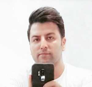 پویا بیاتی بی قرار