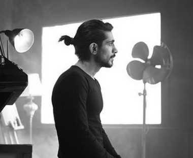 دانلود آهنگ جدید کسری زاهدی رز مشکی کسری زاهدی رز مشکی