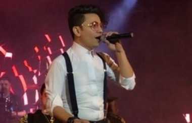 محسن ابراهیم زاده طاقچه بالا