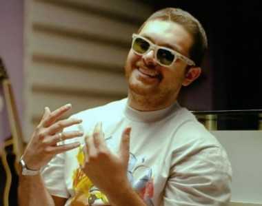 دانلود آهنگ سینا پارسیان اگه بباره سنگ از آسمون من سینا پارسیان اگه بباره سنگ از آسمون من