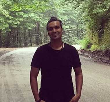 دانلود آهنگ علیرضا روزگار با اینکه دورم علیرضا روزگار با اینکه دورم