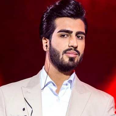 دانلود آهنگ ماکان بند یه نمه خنده ماکان بند یه نمه خنده