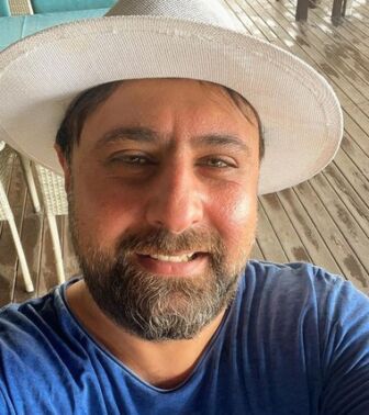 دانلود آهنگ محمد علیزاده خیلی خوشحالم از اینکه تو به دنیا اومدی محمد علیزاده خیلی خوشحالم از اینکه تو به دنیا اومدی