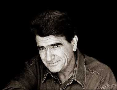 دانلود آهنگ ساقی بیا که عشق ندا میکند بلند محمدرضا شجریان محمدرضا شجریان ساقی بیا که عشق ندا میکند بلند