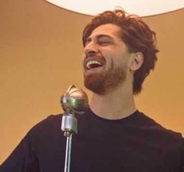 دانلود آهنگ عادتشه بیاد دلبری کنه بره رد کارش علیرضا پویا عادتشه بیاد دلبری کنه بره رد کارش علیرضا پویا