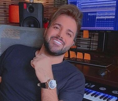 دانلود آهنگ علی عبدالمالکی دنیای منی آروم توی قلبم نشستی علی عبدالمالکی دنیای منی آروم توی قلبم نشستی ای مهربون مرسی که هستی