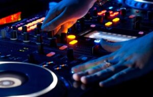 ریمیکس دیجی ظفرعلی تو پلنگ منی منو چنگ میزنی