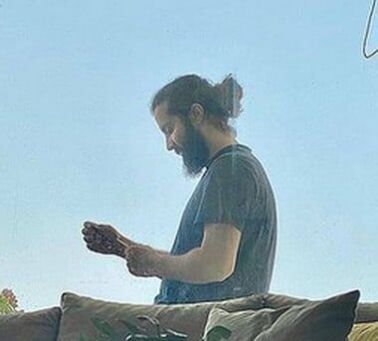 دانلود آهنگ هوروش بند زیر بارونا گمم هوروش بند زیر بارونا گمم