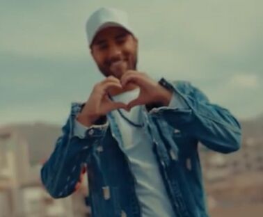 دانلود آهنگ جدید ماکان بند گردنم بنداز ماکان بند گردنم بنداز