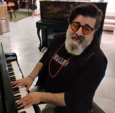 دانلود آهنگ مهدی یغمایی ماه ماه مهدی یغمایی ماه ماه