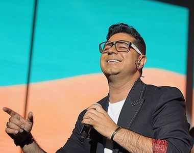 دانلود آهنگ حجت اشرف زاده دلتنگ توام که به داد دلم برسی حجت اشرف زاده دلتنگ توام که به داد دلم برسی