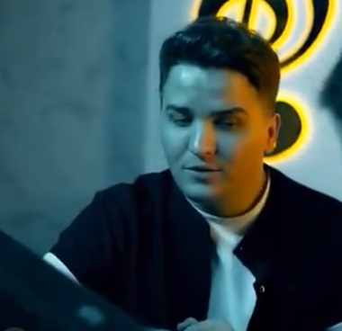 دانلود آهنگ رستان امشب تو میایی و من بیدارم عشقم رستان امشب تو میایی و من بیدارم عشقم