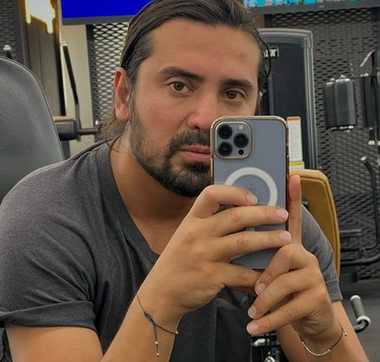 دانلود آهنگ امیر عباس گلاب بهترین حال جهان را دارم امیر عباس گلاب بهترین حال جهان را دارم