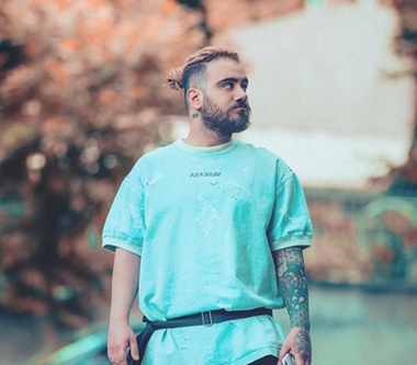 دانلود آهنگ علی دقان جذابی والا به ظاهر اینه داستان علی دقان جذابی والا به ظاهر اینه داستان