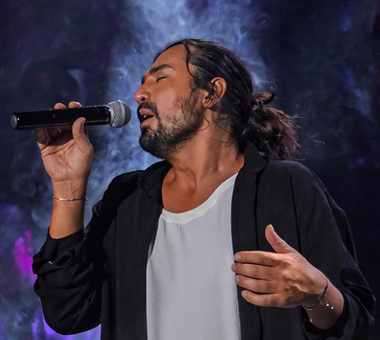 دانلود آهنگ امیر عباس گلاب پرت امیر عباس گلاب پرت