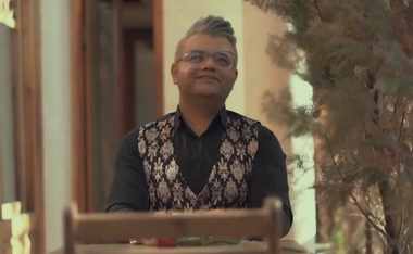 دانلود آهنگ افشین آذری عشق یعنی افشین آذری عشق یعنی