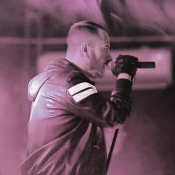 دانلود آهنگ من آدم رویای تو نیستم من فکر و ذکرم پرت این سازه اشوان Mp3