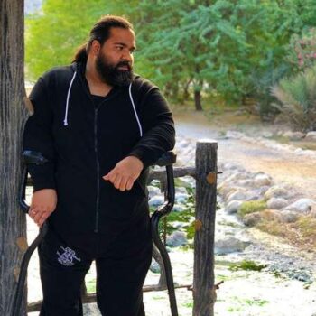 دانلود آهنگ ز در خونه میزنم بیرون یه صدایی منو صدا کرده رضا صادقی Mp3 دانلود آهنگ ز در خونه میزنم بیرون یه صدایی منو صدا کرده رضا صادقی Mp3