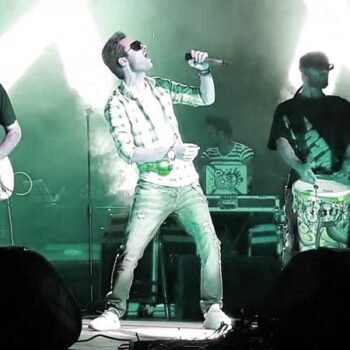 دانلود آهنگ تو اون ور دنیا باشی پشت ابرا باشی دوست دارم مهدی احمدوند Mp3 دانلود آهنگ تو اون ور دنیا باشی پشت ابرا باشی دوست دارم مهدی احمدوند Mp3