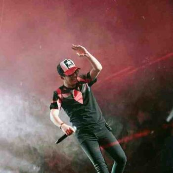 دانلود آهنگ بری حالم بده بری دلو غم زده آخه بری همون آدم دیوونه ی سابق میشم محسن ابراهیم زاده Mp3 دانلود آهنگ بری حالم بده بری دلو غم زده آخه بری همون آدم دیوونه ی سابق میشم محسن ابراهیم زاده Mp3