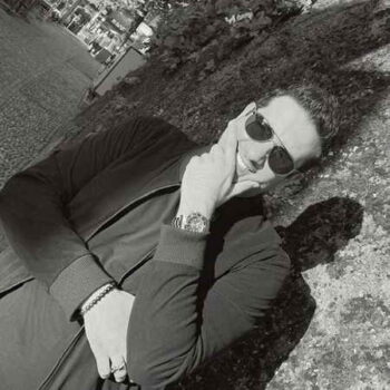 دانلود آهنگ این دل من عجب حالیه اینکه دوست دارم عجب عالیه امید حاجیلی Mp3 دانلود آهنگ این دل من عجب حالیه اینکه دوست دارم عجب عالیه امید حاجیلی Mp3