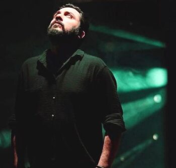 دانلود آهنگ هرجا که میرم پیش چشمامی بغضم مث یه کوه سنگینه روزبه بمانی Mp3 دانلود آهنگ هرجا که میرم پیش چشمامی بغضم مث یه کوه سنگینه روزبه بمانی Mp3