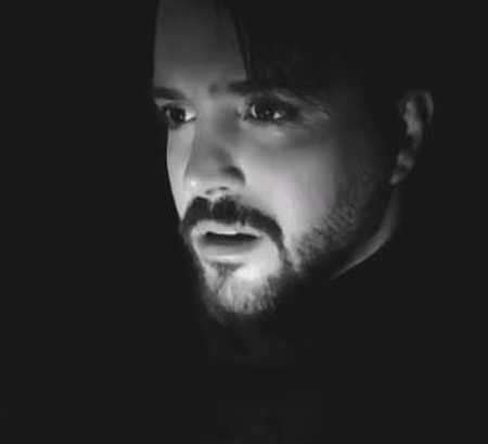 دانلود آهنگ این همه آدم تو دنیا بود چرا من من که قلبم خیلی تنها بود چرا من علی عبدالمالکی Mp3 دانلود آهنگ این همه آدم تو دنیا بود چرا من من که قلبم خیلی تنها بود چرا من علی عبدالمالکی Mp3