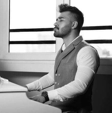 دانلود آهنگ پشت سر ما دارن هرچی دلشون خواست میگن یعنی برنمیگردی این آدما راست میگن علی یاسینی Mp3