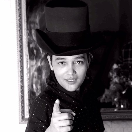 دانلود آهنگ موهات سفید شد مثل برف پشت شیشه امین بانی Mp3 دانلود آهنگ موهات سفید شد مثل برف پشت شیشه امین بانی Mp3