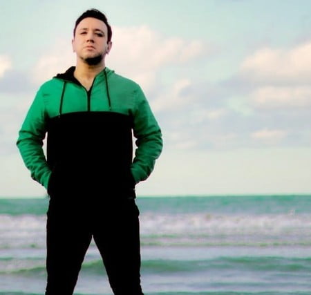 دانلود آهنگ یکی میاد میشه تموم دنیات میگیره خواب و شبو از تو چشمات امین رستمی Mp3 دانلود آهنگ یکی میاد میشه تموم دنیات میگیره خواب و شبو از تو چشمات امین رستمی Mp3