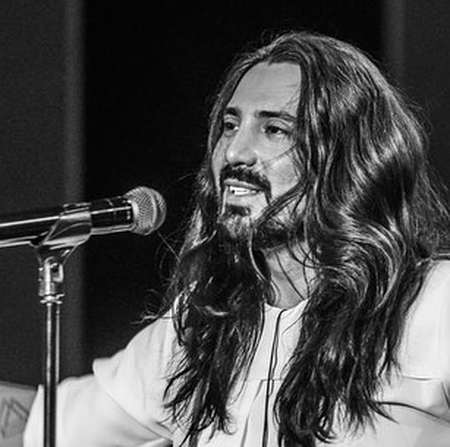 دانلود آهنگ عشق اینجوری نیست علاج درداش توی دوری نیست امیر عباس گلاب Mp3 دانلود آهنگ عشق اینجوری نیست علاج درداش توی دوری نیست امیر عباس گلاب Mp3