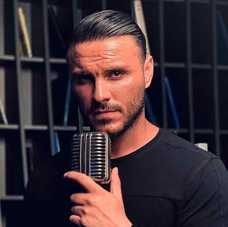 دانلود آهنگ دیگه وقتشه سکوتو بشکنم به عشق ایران و کشورم آرمین زارعی Mp3 دانلود آهنگ دیگه وقتشه سکوتو بشکنم به عشق ایران و کشورم آرمین زارعی Mp3