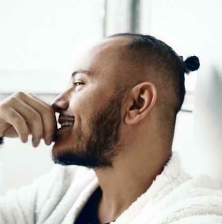 دانلود آهنگ همه حالتو میپرسن خوب منم عاشق و دیوونم اشوان Mp3