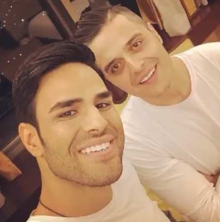 دانلود آهنگ به تماشای تو یه عمر که عادت کردم عاشقی کردم و انگار عبادت کردم ایوان بند Mp3 دانلود آهنگ به تماشای تو یه عمر که عادت کردم عاشقی کردم و انگار عبادت کردم ایوان بند Mp3