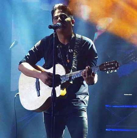 دانلود آهنگ قصه ی تو واسه من فرق داره با همه هیشکی حمید عسکری Mp3 دانلود آهنگ قصه ی تو واسه من فرق داره با همه هیشکی به غیر از خودت وفا نداره حمید عسکری Mp3