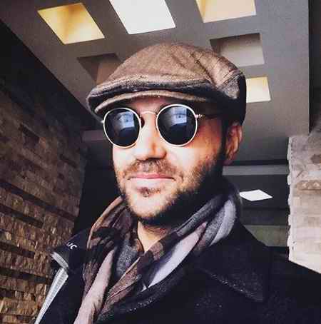 دانلود آهنگ برای بغض گنجیشکای بی خونه یه قطره اشک حمید حامی Mp3 دانلود آهنگ برای بغض گنجیشکای بی خونه یه قطره اشک روی گونه هات بس بود حمید حامی Mp3