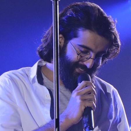 دانلود آهنگ چه عشقی کنیم این تابستون اینجا اونجا مهمون هوروش بند Mp3