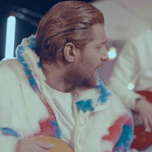 دانلود آهنگ تو دلت داری به من هنوز عشق سابقو بده دلداری من بی قرار عاشقو ماکان بند Mp3 دانلود آهنگ تو دلت داری به من هنوز عشق سابقو بده دلداری من بی قرار عاشقو ماکان بند Mp3