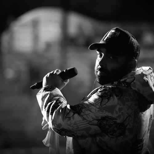 دانلود آهنگ میدونی این دیوونه کیه رو به روت اونی که عشقت شده همه آرزوش مسعود صادقلو Mp3 دانلود آهنگ میدونی این دیوونه کیه رو به روت اونی که عشقت شده همه آرزوش مسعود صادقلو Mp3