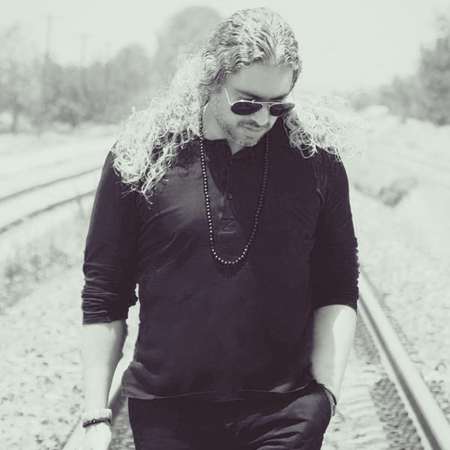 دانلود آهنگ عشق تو صدام مث غم توی بارونه زندگیم شده شب و روزای وارونه مازیار فلاحی Mp3 دانلود آهنگ عشق تو صدام مث غم توی بارونه زندگیم شده شب و روزای وارونه مازیار فلاحی Mp3