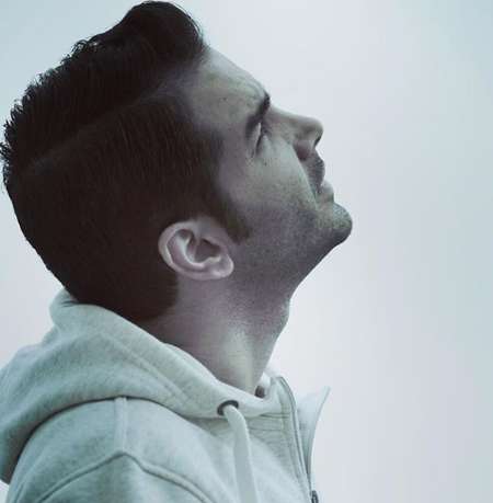 دانلود آهنگ نه اشکاتو نگه دار واسه غروب فردا یکی به صورت محسن یگانه Mp3 دانلود آهنگ نه اشکاتو نگه دار واسه غروب فردا یکی به صورت گل سیلی میکوبه فردا محسن یگانه Mp3