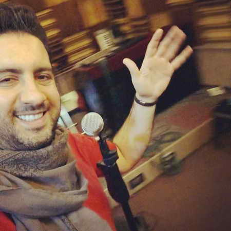 دانلود آهنگ با برق نگاه تو جادو میشم حس خوبی دارم وقتی هستی پیشم امید حاجیلی Mp3 دانلود آهنگ با برق نگاه تو جادو میشم حس خوبی دارم وقتی هستی پیشم امید حاجیلی Mp3