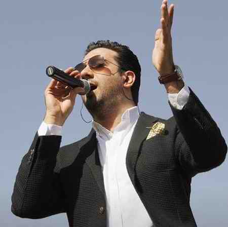 دانلود آهنگ یه عاشق دیوونه یه ناز دلبرونه یه دل مثال مجنون امید حاجیلی Mp3 دانلود آهنگ یه عاشق دیوونه یه ناز دلبرونه یه دل مثال مجنون آره یه حال عاشقونه امید حاجیلی Mp3