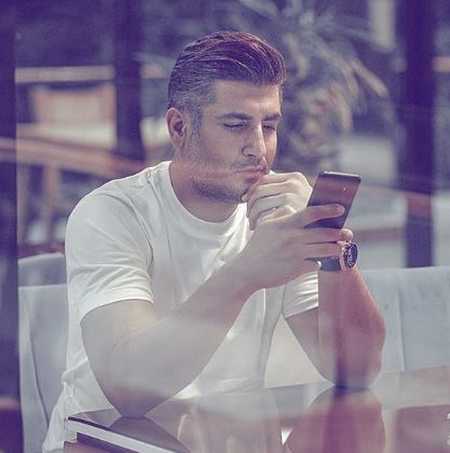 دانلود آهنگ چه بغضی تو گلو دارم به ظاهر با تو میخندم یه جاهایی نباید دید منم چشمامو میبندم شهاب مظفری Mp3 دانلود آهنگ چه بغضی تو گلو دارم به ظاهر با تو میخندم یه جاهایی نباید دید منم چشمامو میبندم شهاب مظفری Mp3