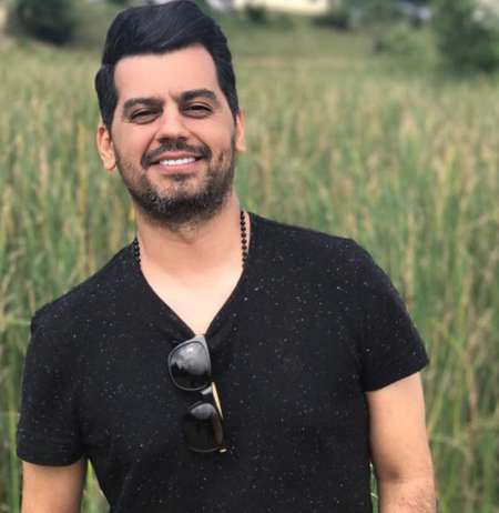 دانلود آهنگ من یه جورایی عاشقتم عزیزم مگه نه بگو چی می بینی تو چشام شهاب رمضان Mp3 دانلود آهنگ من یه جورایی عاشقتم عزیزم مگه نه بگو چی می بینی تو چشام شهاب رمضان Mp3