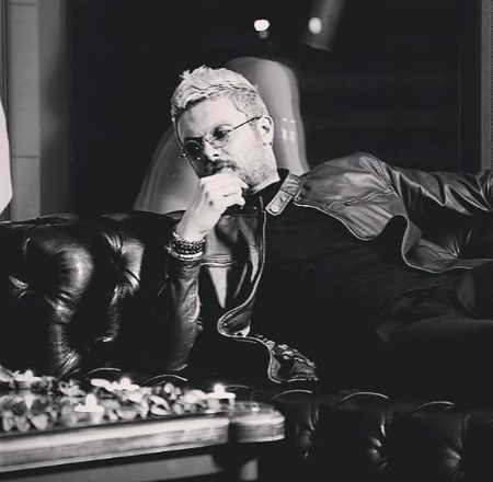 دانلود آهنگ دارم از دنیای تلخو تیره و تار تو میرم من به خاطر تو سینا پارسیان Mp3 دانلود آهنگ دارم از دنیای تلخو تیره و تار تو میرم من به خاطر تو موندم و به اصرار تو میرم سینا پارسیان Mp3