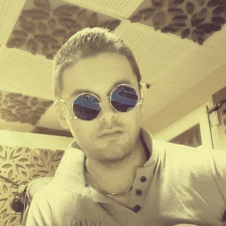 دانلود آهنگ یه دایره دور موزیک میکشم من یه موجود سخت زیستم سینا پارسیان Mp3 دانلود آهنگ یه دایره دور موزیک میکشم من یه موجود سخت زیستم سینا پارسیان Mp3